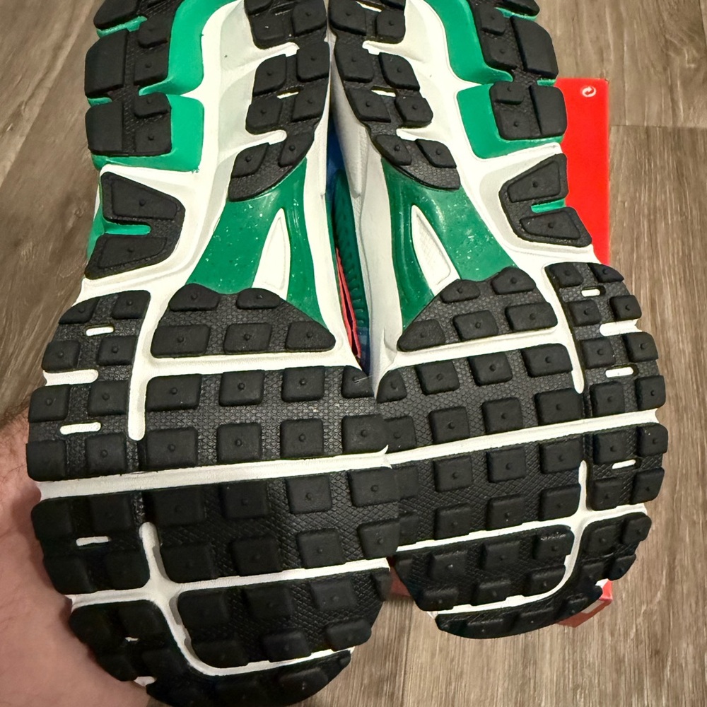 Nike Vomero 5 - Picture 7 of 10